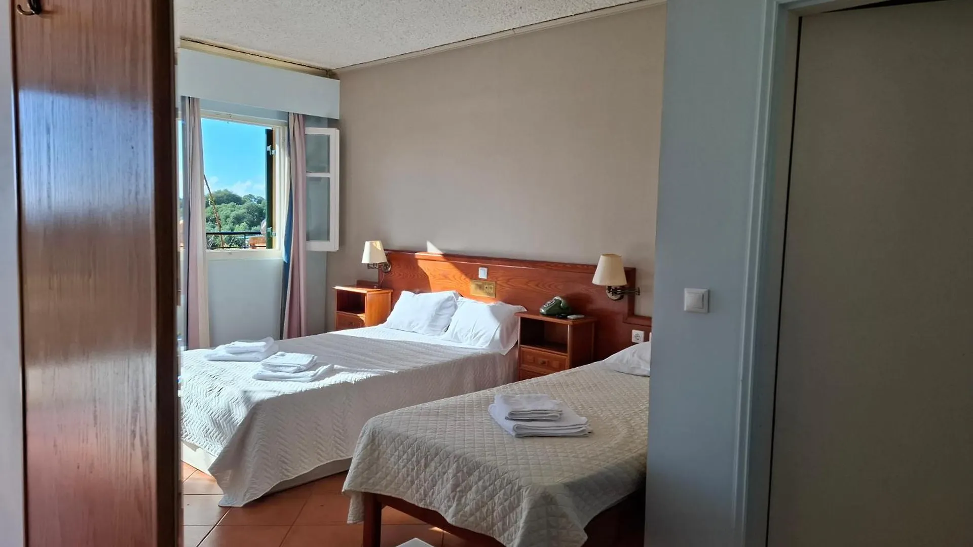 Sunrise Inn Pesádha ホテル