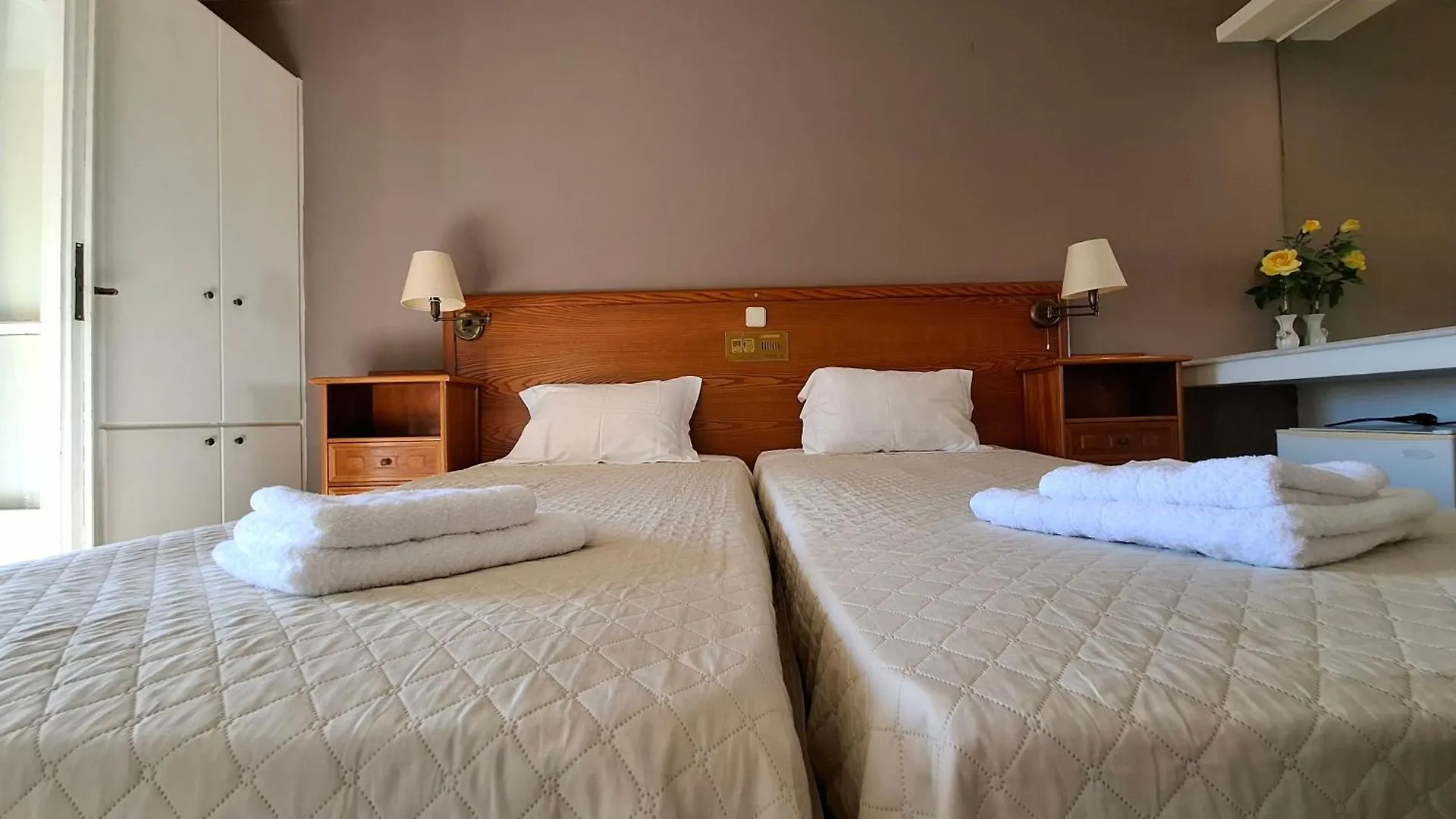 ホテル Sunrise Inn Pesádha